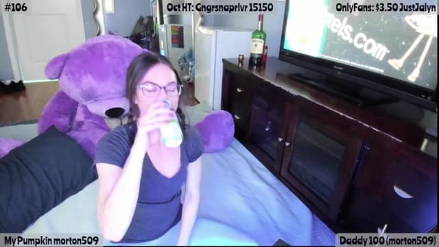 Gallery image thumbnail from Jalyn's myfreecams stream on, 10/26/2025, 22:44 image 18 of 20