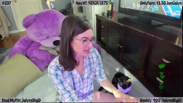 Gallery image thumbnail from Jalyn's myfreecams stream on, 11/02/2025, 20:43 image 3 of 20