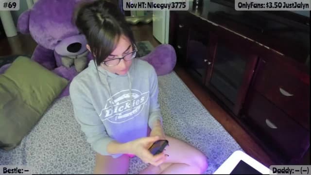 Gallery image thumbnail from Jalyn's myfreecams stream on, 11/07/2025, 24:22 image 1 of 20