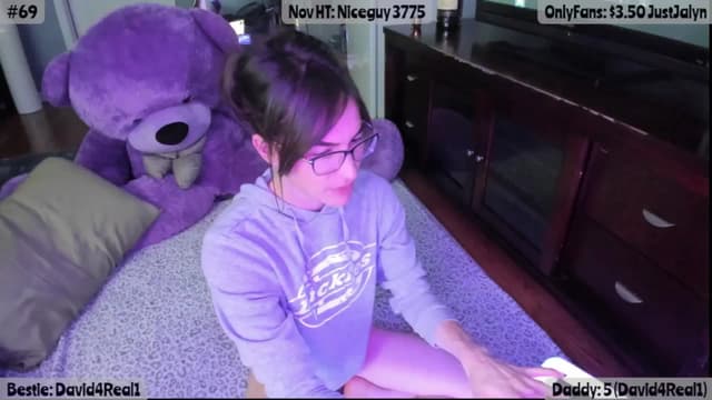 Gallery image thumbnail from Jalyn's myfreecams stream on, 11/07/2025, 24:22 image 9 of 20