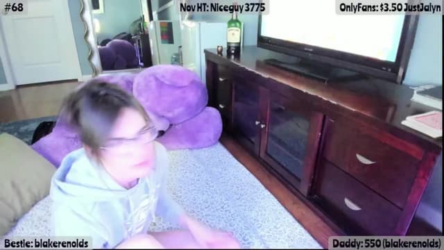 Gallery image thumbnail from Jalyn's myfreecams stream on, 11/07/2025, 02:23 image 4 of 20