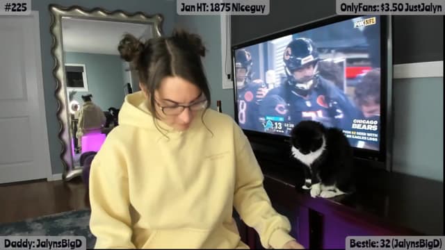 Gallery image thumbnail from Jalyn's myfreecams stream on, 01/04/2026, 23:49 image 10 of 20