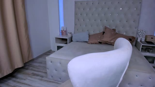 Gallery image thumbnail from Joyxs's myfreecams stream on, 03/30/2023, 19:37 image 15 of 20