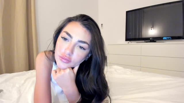 Gallery image thumbnail from Joyxs's myfreecams stream on, 05/16/2024, 24:03 image 5 of 20