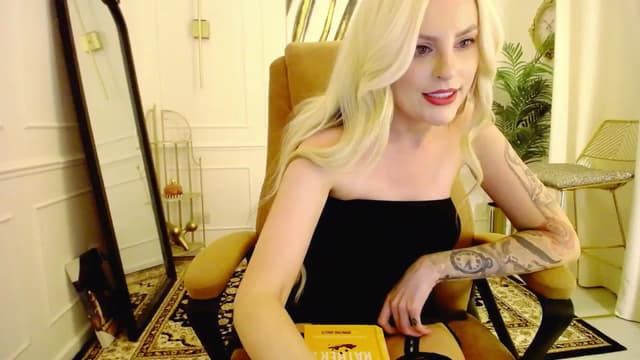Gallery image thumbnail from K3lly's myfreecams stream on, 08/22/2025, 04:36 image 3 of 20