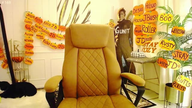 Gallery image thumbnail from K3lly's myfreecams stream on, 10/17/2025, 24:35 image 5 of 20
