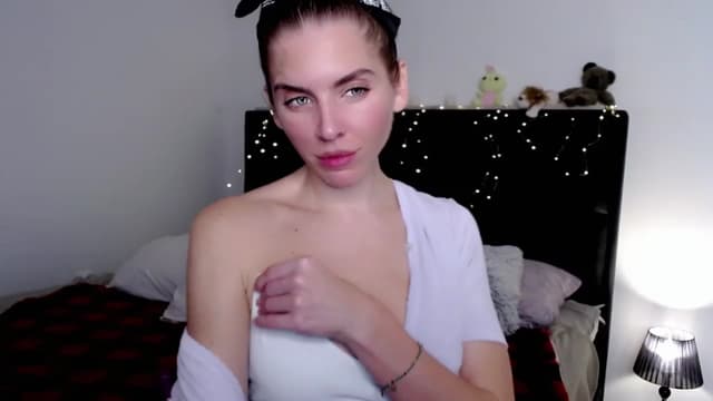 Gallery image thumbnail from K_I_A's myfreecams stream on, 12/16/2022, 19:26 image 2 of 20