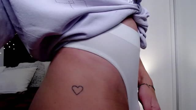 Gallery image thumbnail from K_I_A's myfreecams stream on, 12/16/2022, 19:26 image 12 of 20