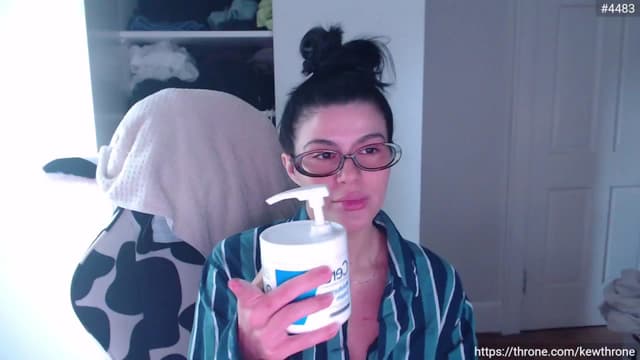 Gallery image thumbnail from Kew__'s myfreecams stream on, 07/13/2025, 20:25 image 15 of 20