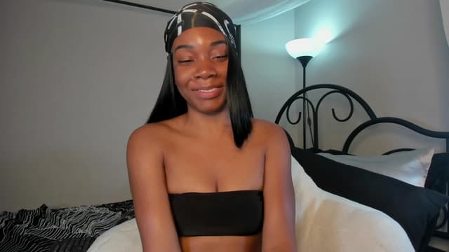 Gallery image thumbnail from Kiera's myfreecams stream on, 10/10/2023, 02:35 image 14 of 20