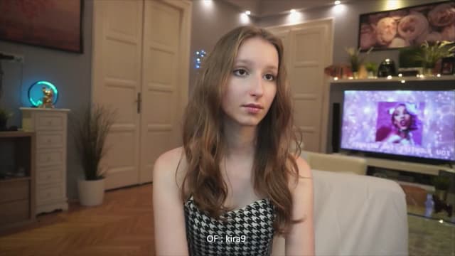 Gallery image thumbnail from Kira9's myfreecams stream on, 08/10/2025, 18:40 image 4 of 20