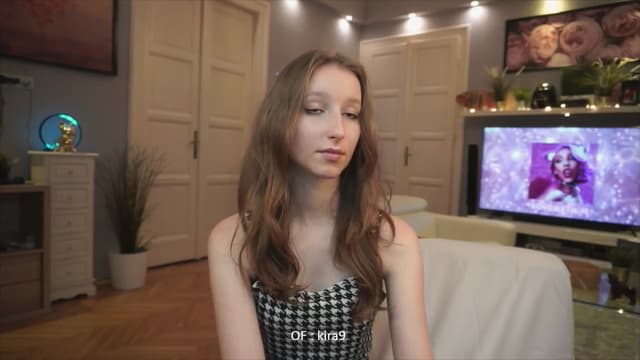 Gallery image thumbnail from Kira9's myfreecams stream on, 08/10/2025, 18:40 image 12 of 20