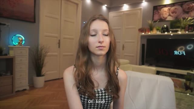 Gallery image thumbnail from Kira9's myfreecams stream on, 08/10/2025, 19:39 image 10 of 20