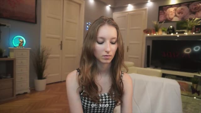 Gallery image thumbnail from Kira9's myfreecams stream on, 08/10/2025, 19:39 image 13 of 20