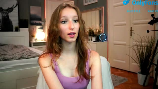 Gallery image thumbnail from Kira9's myfreecams stream on, 08/22/2025, 19:20 image 18 of 20