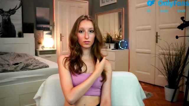 Gallery image thumbnail from Kira9's myfreecams stream on, 08/22/2025, 20:46 image 14 of 20