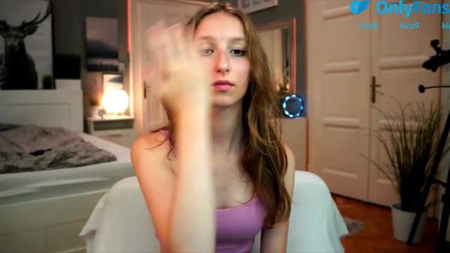 Gallery image thumbnail from Kira9's myfreecams stream on, 08/22/2025, 20:46 image 16 of 20