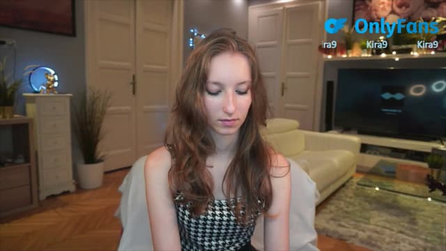 Gallery image thumbnail from Kira9's myfreecams stream on, 08/23/2025, 17:54 image 4 of 20