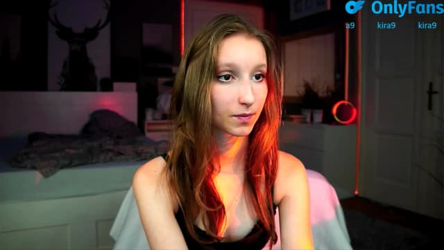 Gallery image thumbnail from Kira9's myfreecams stream on, 08/25/2025, 17:00 image 13 of 20