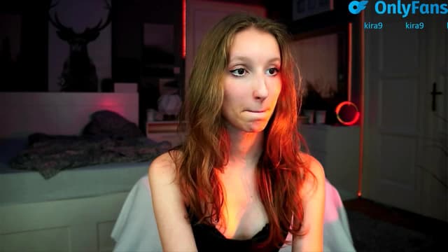 Gallery image thumbnail from Kira9's myfreecams stream on, 08/25/2025, 17:00 image 18 of 20