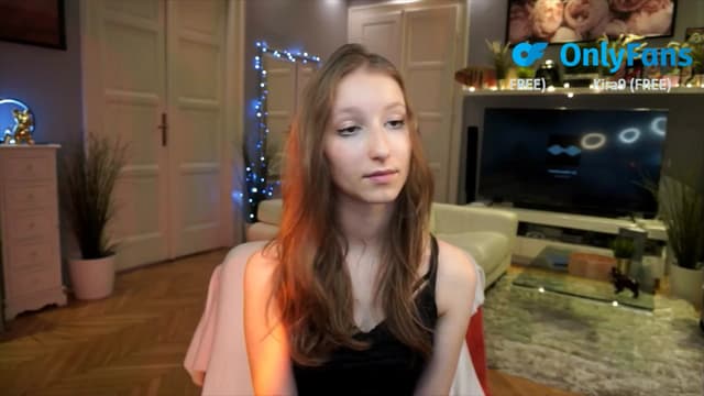 Gallery image thumbnail from Kira9's myfreecams stream on, 08/28/2025, 18:26 image 9 of 20