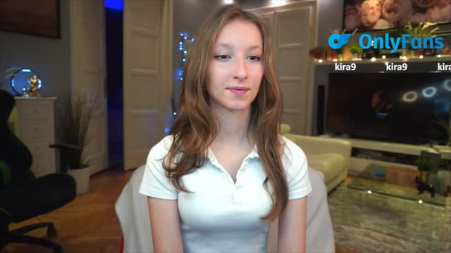 Gallery image thumbnail from Kira9's myfreecams stream on, 09/04/2025, 18:27 image 2 of 20