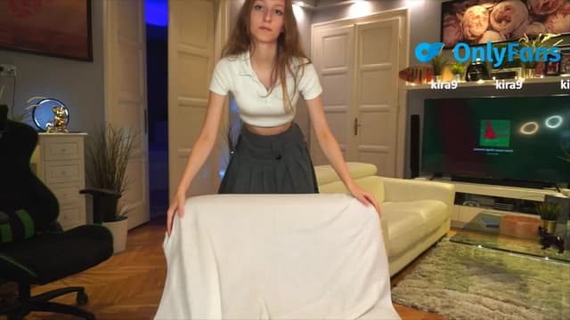 Gallery image thumbnail from Kira9's myfreecams stream on, 09/04/2025, 20:26 image 4 of 20