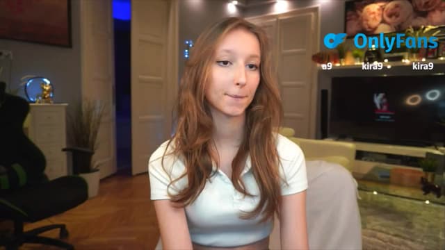 Gallery image thumbnail from Kira9's myfreecams stream on, 09/04/2025, 20:26 image 19 of 20