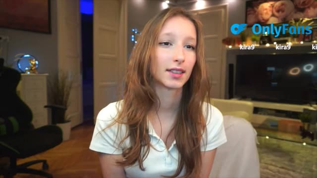 Gallery image thumbnail from Kira9's myfreecams stream on, 09/04/2025, 20:26 image 14 of 20