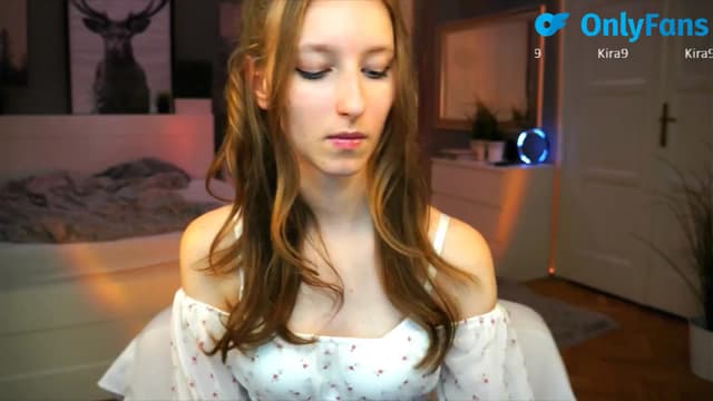 Gallery image thumbnail from Kira9's myfreecams stream on, 09/07/2025, 19:28 image 11 of 20
