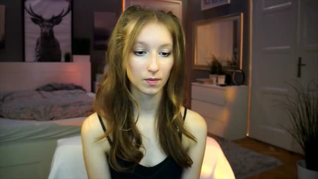 Gallery image thumbnail from Kira9's myfreecams stream on, 09/12/2025, 17:47 image 19 of 20