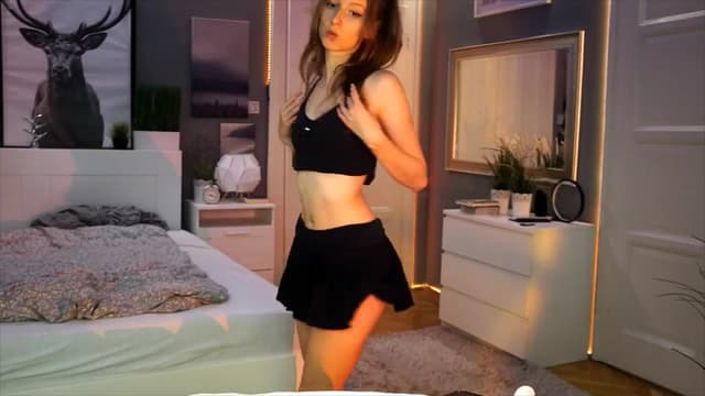 Gallery image thumbnail from Kira9's myfreecams stream on, 09/12/2025, 18:50 image 13 of 20