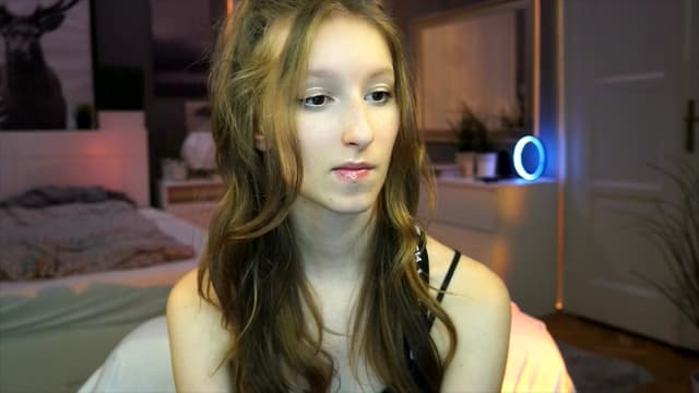 Gallery image thumbnail from Kira9's myfreecams stream on, 09/12/2025, 21:56 image 7 of 20