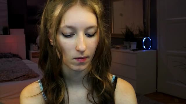 Gallery image thumbnail from Kira9's myfreecams stream on, 09/13/2025, 19:06 image 18 of 20