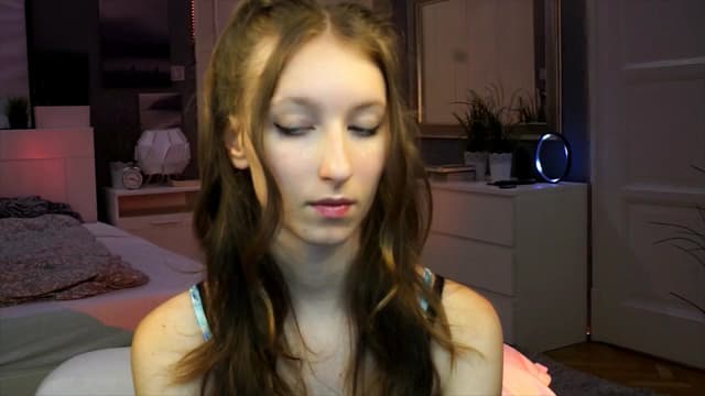 Gallery image thumbnail from Kira9's myfreecams stream on, 09/13/2025, 19:06 image 9 of 20
