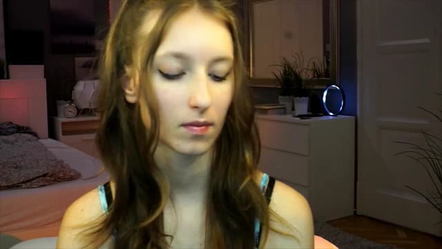 Gallery image thumbnail from Kira9's myfreecams stream on, 09/13/2025, 19:06 image 14 of 20