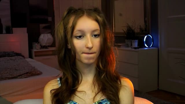 Gallery image thumbnail from Kira9's myfreecams stream on, 09/13/2025, 20:01 image 5 of 20