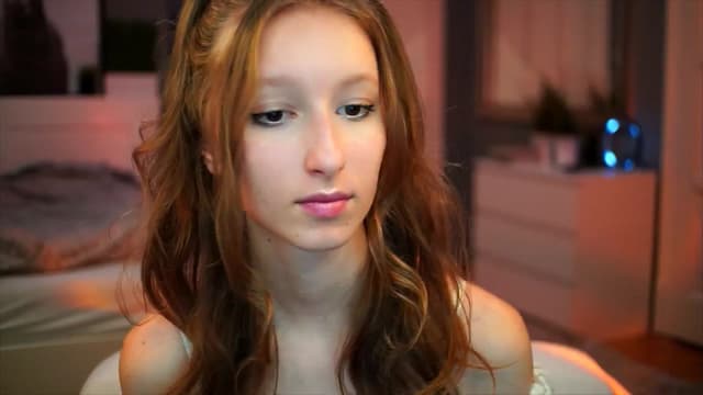 Gallery image thumbnail from Kira9's myfreecams stream on, 09/14/2025, 17:44 image 16 of 20