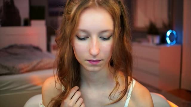 Gallery image thumbnail from Kira9's myfreecams stream on, 09/14/2025, 19:13 image 17 of 20