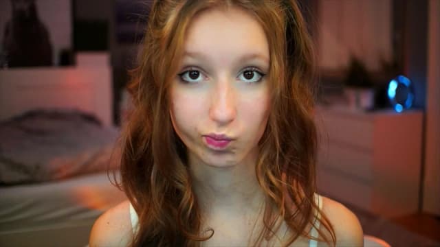 Gallery image thumbnail from Kira9's myfreecams stream on, 09/14/2025, 19:13 image 7 of 20