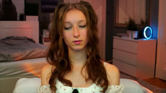 Gallery image thumbnail from Kira9's myfreecams stream on, 09/14/2025, 20:29 image 14 of 20