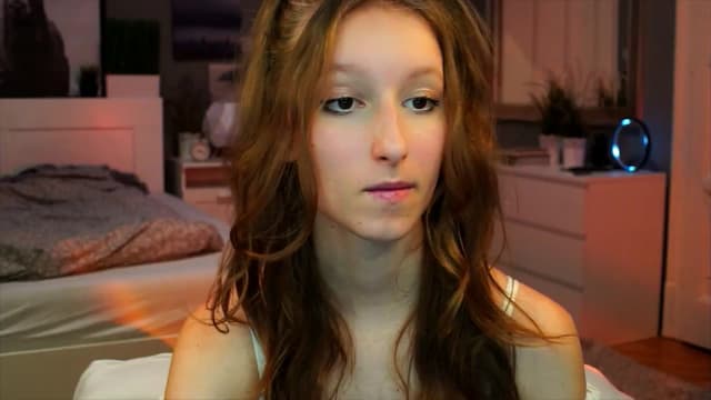 Gallery image thumbnail from Kira9's myfreecams stream on, 09/14/2025, 20:29 image 19 of 20