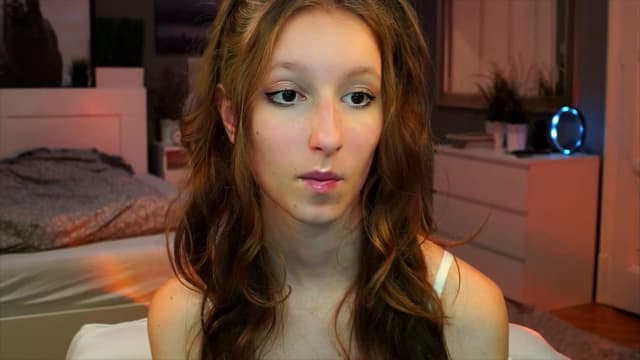 Gallery image thumbnail from Kira9's myfreecams stream on, 09/14/2025, 20:29 image 17 of 20