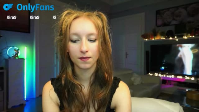 Gallery image thumbnail from Kira9's myfreecams stream on, 09/19/2025, 21:31 image 2 of 20