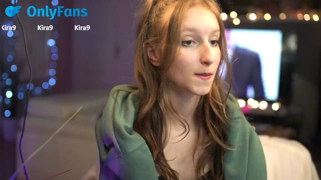 Gallery image thumbnail from Kira9's myfreecams stream on, 09/19/2025, 21:31 image 10 of 20