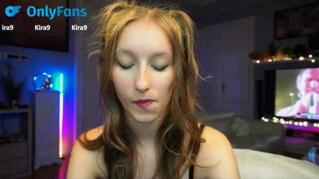 Gallery image thumbnail from Kira9's myfreecams stream on, 09/19/2025, 21:31 image 19 of 20