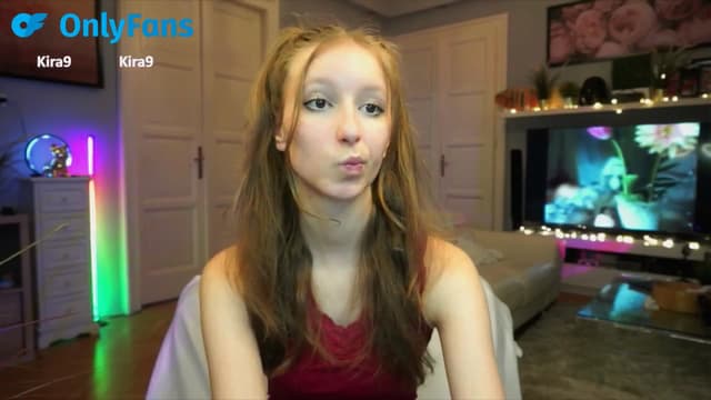 Gallery image thumbnail from Kira9's myfreecams stream on, 09/21/2025, 19:25 image 13 of 20