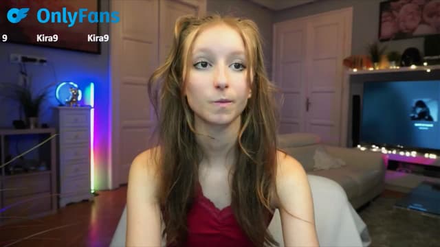 Gallery image thumbnail from Kira9's myfreecams stream on, 09/21/2025, 21:46 image 6 of 20