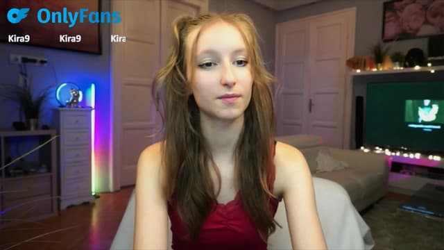 Gallery image thumbnail from Kira9's myfreecams stream on, 09/21/2025, 21:46 image 3 of 20