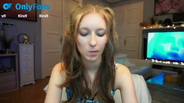 Gallery image thumbnail from Kira9's myfreecams stream on, 09/22/2025, 19:03 image 15 of 20